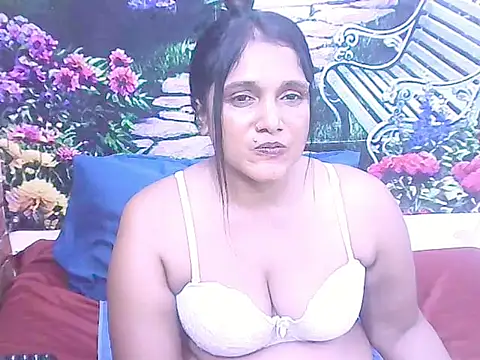 IndianSexyLady20 webcam