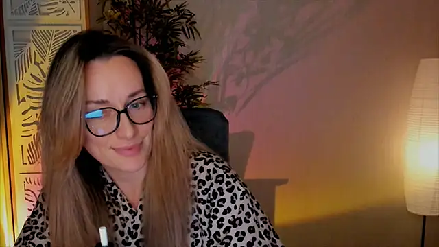 RebeccaMartinez webcam