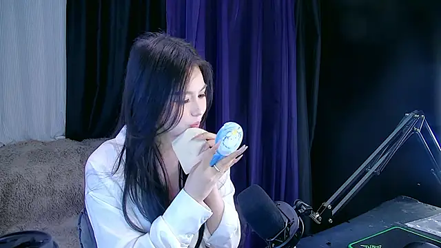 美女yoyo-o88在线直播