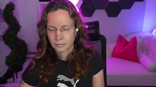 AnnikaRose webcam