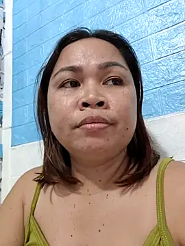 Webcam Model (XXLorie_02)  is live.Free join now!