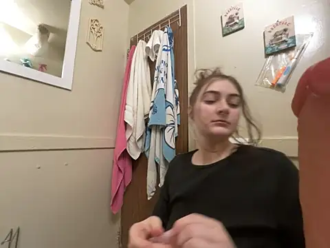 Snowbunnycake_131 webcam