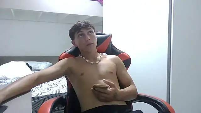 JUNINHOLEKEJR webcam