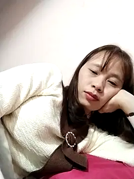 Webcam Model (-Bami-)  is live.Free join now!