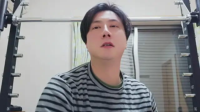 oyu_kun (Ask my age) - #black-hair #cam2cam #cheap-privates #daddies #hd #interactive-toys #japanese #lovense #medium #new #small-audience #sph #straight #white