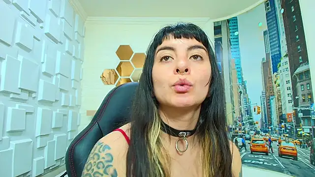 Naughty_Kittenm webcam