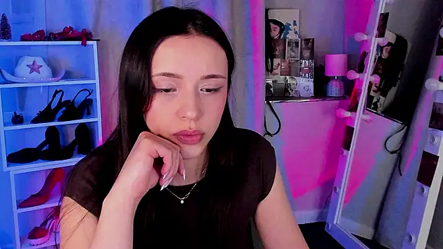 Sahara_Shields webcam