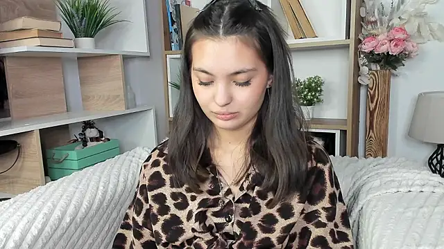 FunnyyMonkeyy webcam