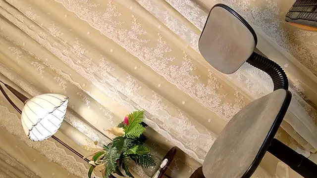 PrettyStranger webcam