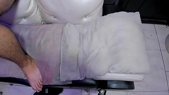 Blow2job-Lat's Stripchat show and profile