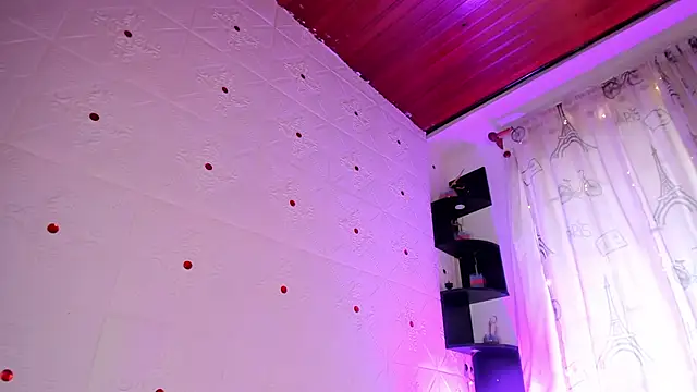 LolaXXXperience webcam