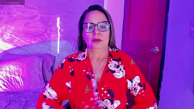 Agatha_Pleasure webcam