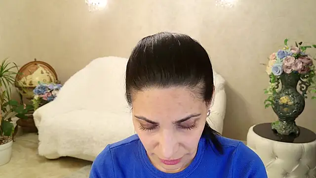 LovelyBeatrice webcam