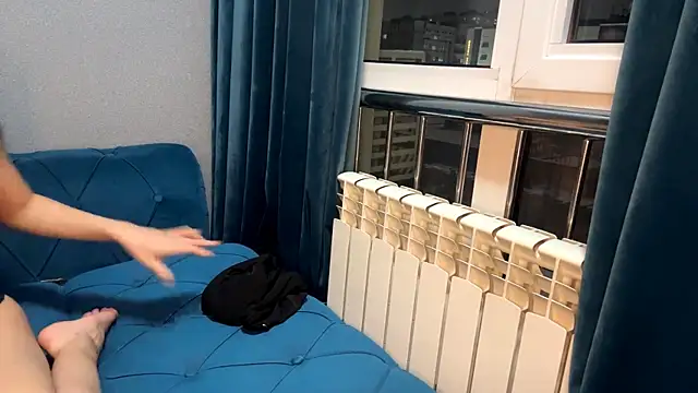 Ur_neighbor_Kira webcam