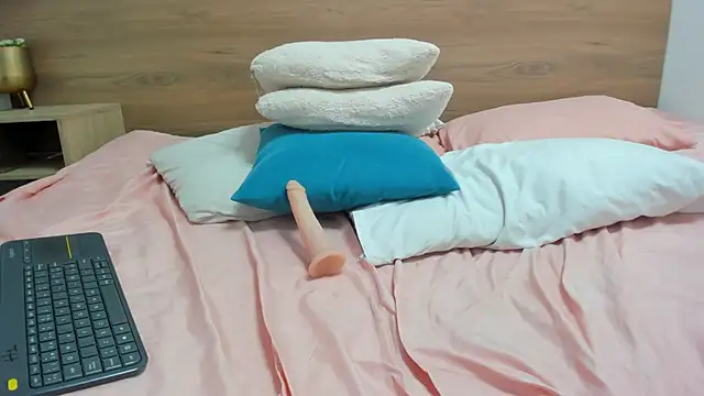 luz-miiaa - Luz-miiaa's free webcam - UK Sex Cams