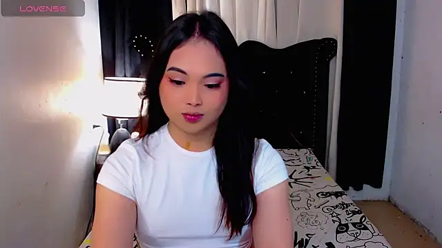 MajesticTransPinayDiva webcam