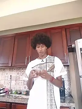 twink_gabrielll (M young) - Cum in public! 🍒