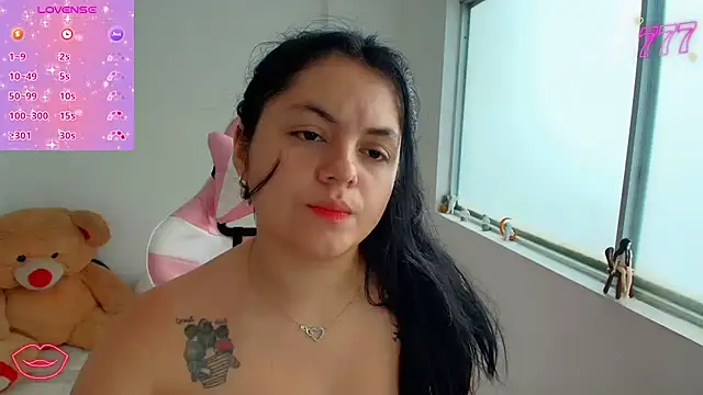 Danna_Saturnitee webcam