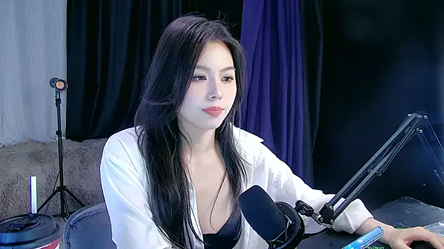 美女yoyo-o88在线直播