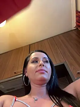 Hotmomcheckk_ webcam