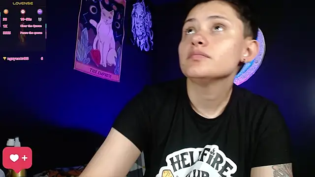 girl_intense444 webcam