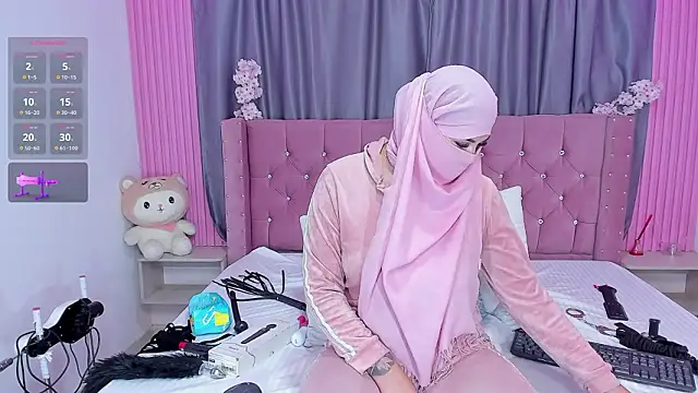 nayla-mouna - Nayla-Mouna's free webcam