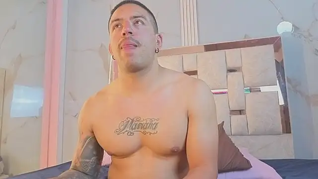 Lion_and_aria webcam