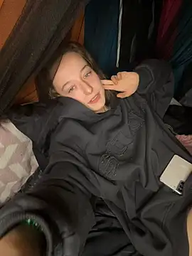 Webcam Model (MelissaSchneider)  is live.Free join now!