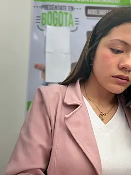 CHARLOTTE__05 webcam