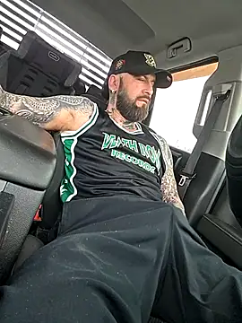 Beardedtattood webcam