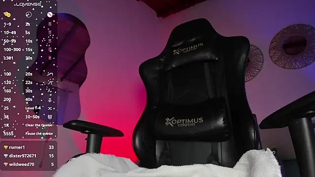 laura-hills18 webcam