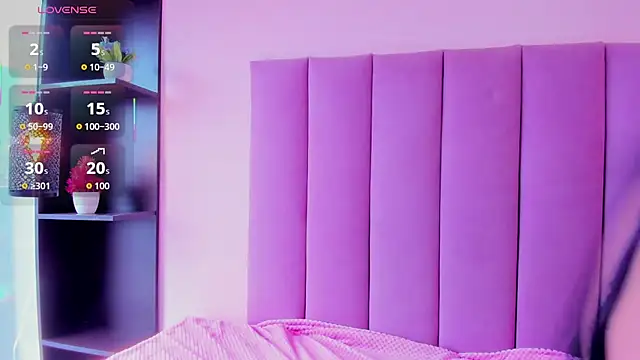 violet_myerrs webcam