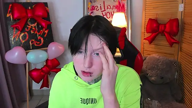 BakugoKatsuki webcam