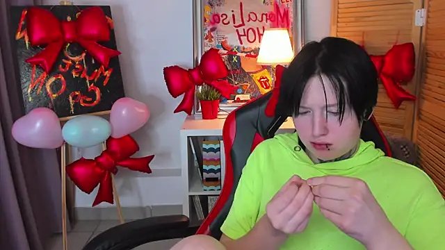 BakugoKatsuki webcam