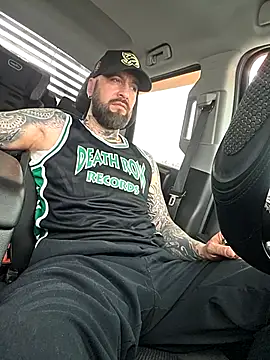 Beardedtattood webcam