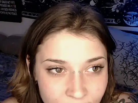 AlienforTwenty webcam