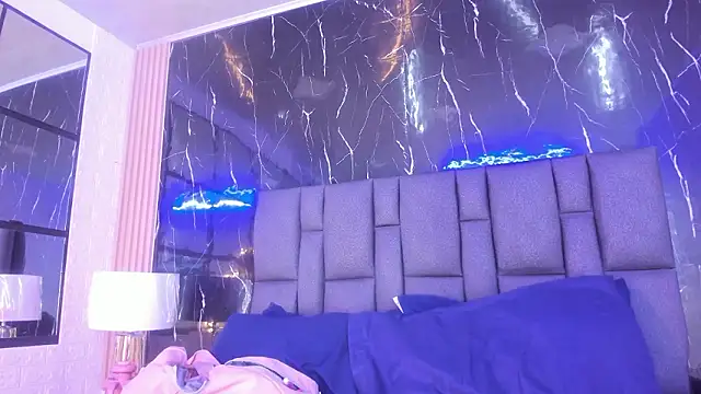 Live sex cam of BustyGlow