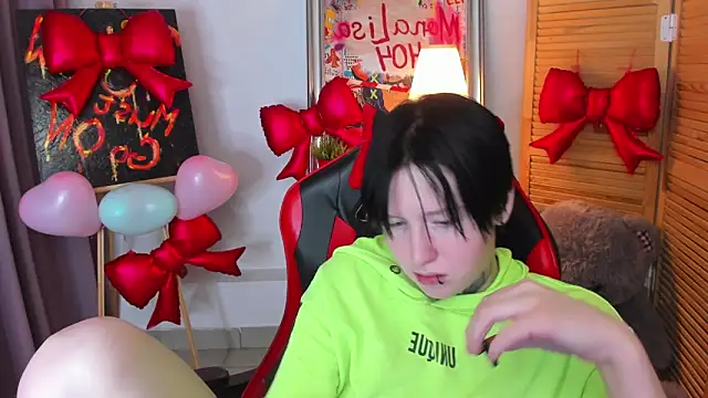 BakugoKatsuki webcam