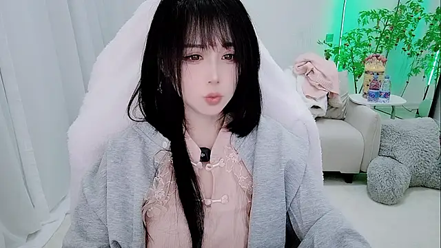 evangelin-e - Evangelin-e's free webcam - UK Sex Cams