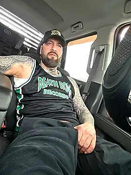 Beardedtattood webcam