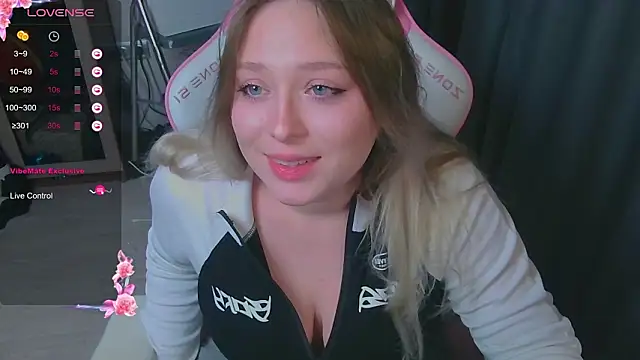 emiliaaah - Emiliaaah's free webcam - UK Sex Cams