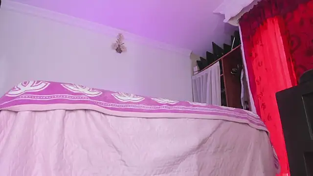 sexy-luna-star-ts webcam