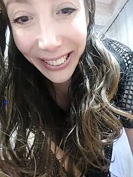 HellaryTourent webcam