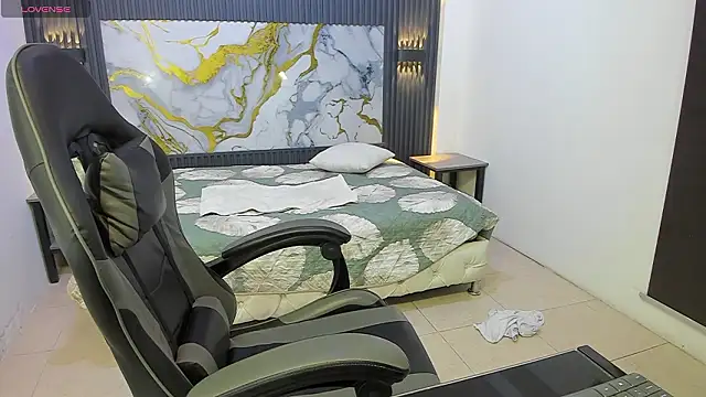 Dark_Desiree18 webcam