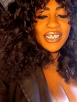 AmazonianMistress webcam