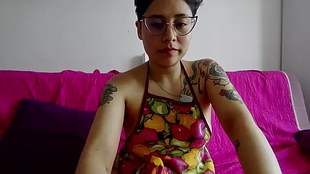 Juliexxxxtasy webcam
