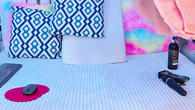 veronicasttar - VeronicaSttar's free webcam - UK Sex Cams