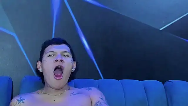 Plays_cloe_sex webcam