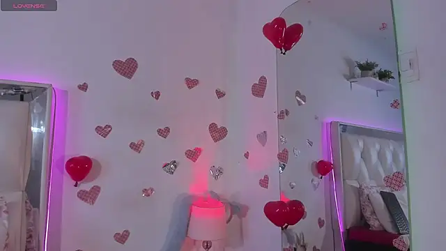 Darlyn_tenderhot__ webcam