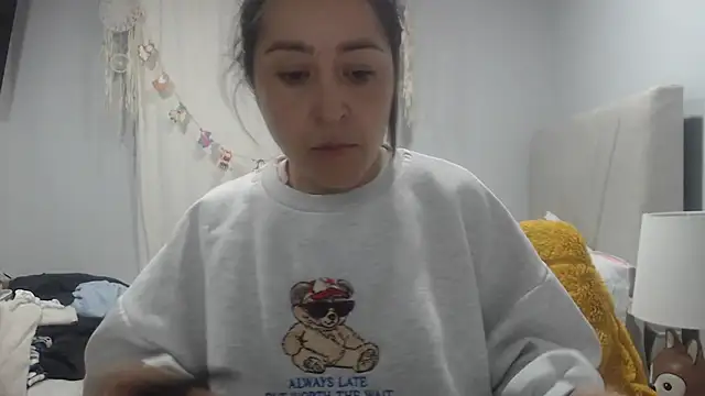 naughthyany16 webcam